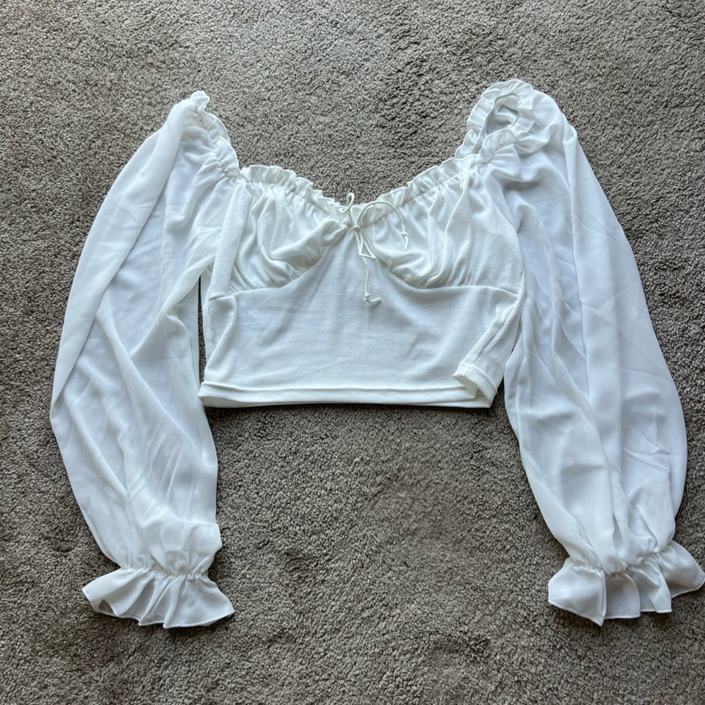 white long sleeve crop top